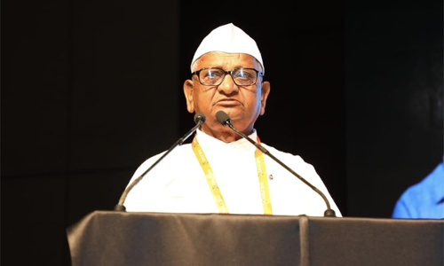 దేశంలో మార్పు రావాలంటే.. గ్రామంలో మార్పు రావాలి: హజారే