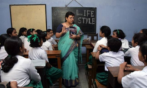 విద్యా ప్రపంచంలో ఏంటీ చిచ్చు... శాంతిమంత్రం రాజ్యాంగ విరుద్ధమా? విద్యా ప్రపంచంలో ఏంటీ చిచ్చు... శాంతిమంత్రం రాజ్యాంగ విరుద్ధమా?