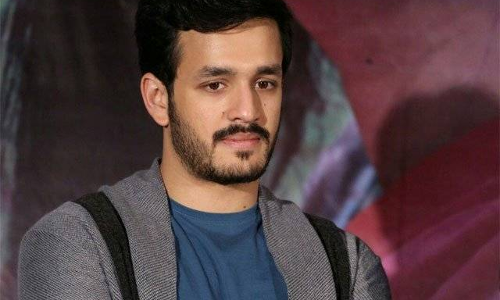తన స్మోకింగ్ హ్యాబిట్ పై రియాక్ట్ అయిన అక్కినేని అఖిల్