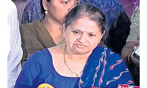 జయరాం హత్యకు సూత్రదారి శిఖాచౌదరే : పద్మశ్రీ