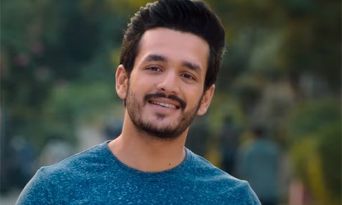 అఖిల్ వారి కోసం వెయిట్ చేస్తాడా