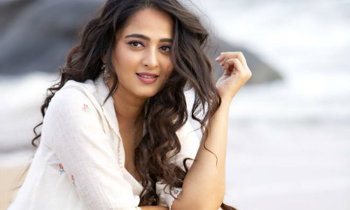 సరి కొత్త లుక్ తో షాక్ ఇస్తున్న భాగమతి