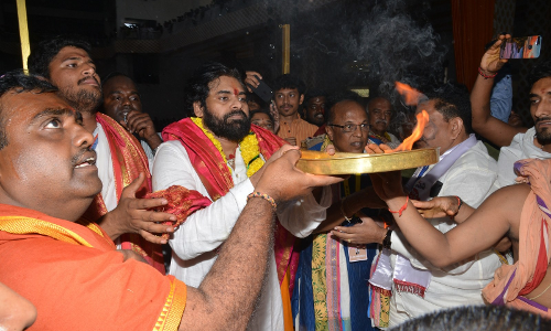 Janasena Chief worships the 90 feet tall Vasavi Matha idol