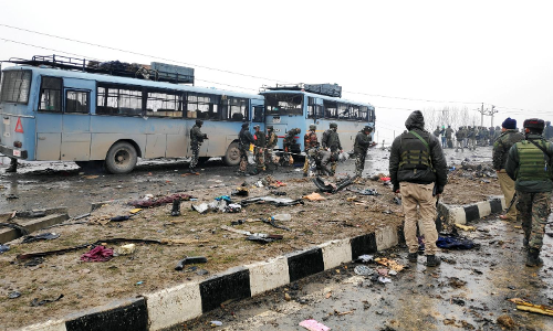 పుల్వామాపై ఎందుకీ రాజకీయ ప్రకంపనలు పుల్వామాపై ఎందుకీ రాజకీయ ప్రకంపనలు