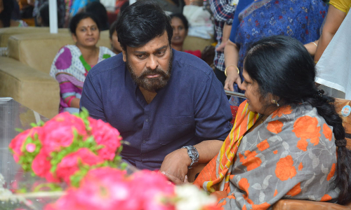 Chiranjeevi Pays Last Respects To Kodi Ramakrishna