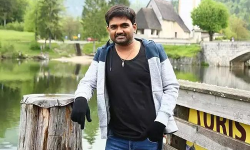 మెగా హీరోతో మారుతి