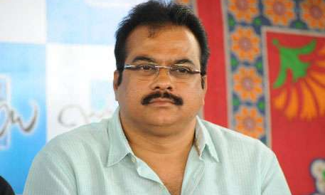 టైటిల్ బాధ్యత ఫ్యాన్స్ కి వదిలేసిన నిర్మాత