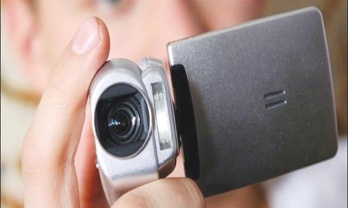 వివాహిత స్నానం చేస్తుండగా వీడియో చిత్రీకరణ