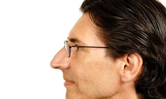 వయస్సుతో పాటే మన చెవులు పెరుగుతాయా? వయస్సుతో పాటే మన చెవులు పెరుగుతాయా?