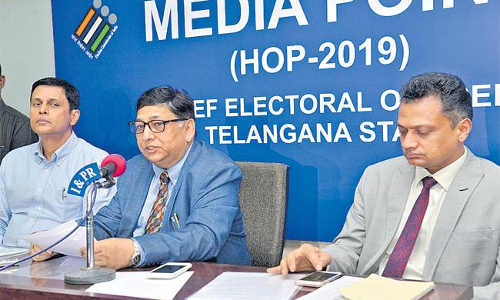 నిజామాబాద్‌ లోక్‌సభ ఎన్నికలపై ఎట్టకేలకు తేల్చేసిన ఈసీ