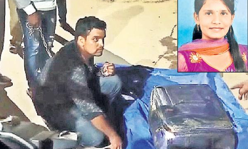 సూట్‌కేసులో కుక్కి.. కాలువలో పడేసి..