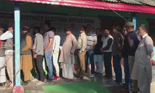 లోకసభ ఎన్నికలు : పోలింగ్‌ కేంద్రంలో ఆగిన గుండె