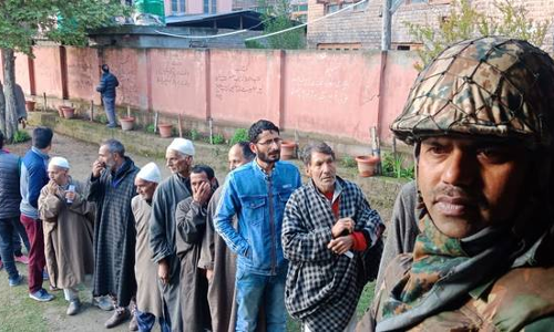 ప్రశాంతంగా ముగిసిన రెండో దశ పోలింగ్.. అక్కడ మాత్రం రద్దు! ప్రశాంతంగా ముగిసిన రెండో దశ పోలింగ్.. అక్కడ మాత్రం రద్దు!