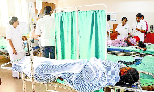 కోరిక తీర్చాలని భార్యపై పైశాచికం..ఆస్పత్రిలోనే.. చివరకు..