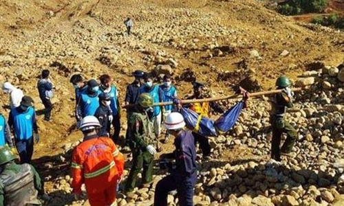 కొండచరియలు పడి 50 మంది మృతి!