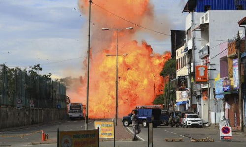 కొలంబోలో మరో బాంబు పేలుడు...మోటర్ సైకిల్‌లో...