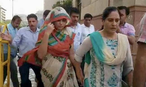 రోహిత్‌ను చంపింది.. అతని భార్యే: ఢిల్లీ పోలీసులు