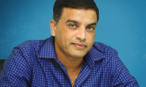 సినిమాని దర్శకుడు చేతుల్లో పెట్టేసిన రాజుగారు సినిమాని దర్శకుడు చేతుల్లో పెట్టేసిన రాజుగారు