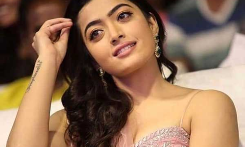 బాలీవుడ్లో అడుగు పెట్టనున్న విజయ్ దేవరకొండ హీరోయిన్ బాలీవుడ్లో అడుగు పెట్టనున్న విజయ్ దేవరకొండ హీరోయిన్