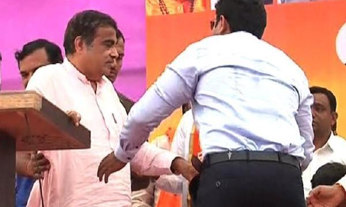 స్టేజీపైనే సొమ్మసిల్లిన గడ్కరీ