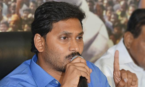 వర్మ చేసిన తప్పేంటి : వైఎస్‌ జగన్‌