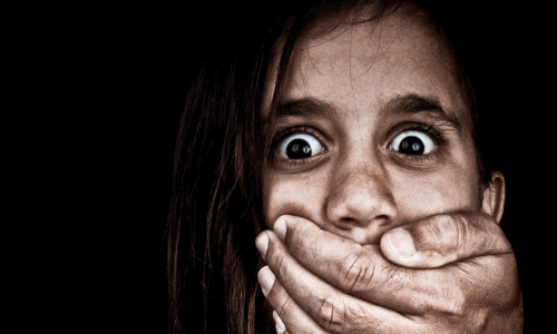 ఆచూకి తెలియకుండా పోతున్న బాలికలు...దేశ వ్యాప్తంగా ప్రతి పది నిమిషాలకు ఓ చిన్నారి కిడ్నాప్‌..!