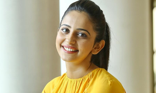 ఓల్డ్ అయినా యంగ్ అయినా ప్రేమించడానికి రెడి అంటున్న హీరోయిన్ ఓల్డ్ అయినా యంగ్ అయినా ప్రేమించడానికి రెడి అంటున్న హీరోయిన్