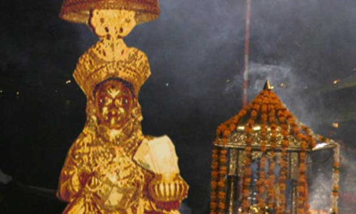 కాశీలో.. విశ్వేశ్వరుడి కరుణ ఎవరిపైనా?