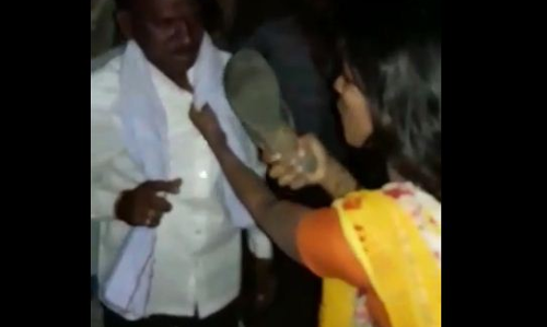 కీచక వీఆర్వో...పాస్‌పుస్తకం కోసం వచ్చిన ఓ మహిళతో...