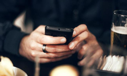 మద్యం మత్తులో టీనేజర్‌ నగ్న ఫొటోలు.. చివరికి..