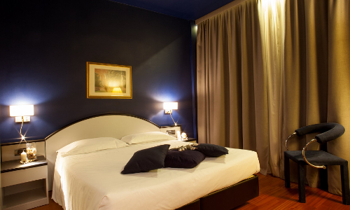 రూంకి వస్తే డబ్బులు ఇస్తానని...చివరకు