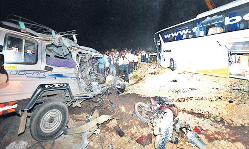 ప్రమాదాలకు కేరాఫ్ వెల్దుర్తి...డేంజర్ రోడ్స్ ... ఎక్స్ క్లూజివ్ రిపోర్ట్