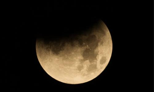 చందమామ పరిస్థితి మరీ ఇంత దారుణమా? చందమామ పరిస్థితి మరీ ఇంత దారుణమా?