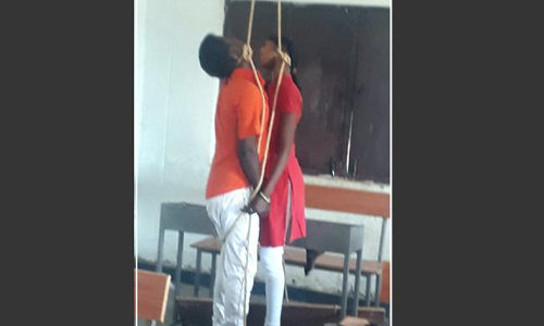 క్లాస్ రూమ్ లో ప్రేమజంట ఆత్మహత్య