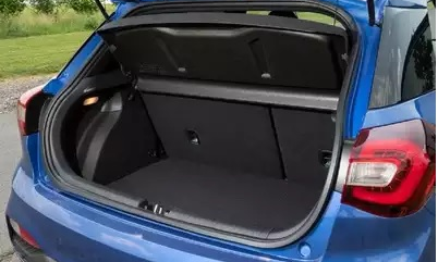 విశాఖలో విషాదం...కారు డిక్కీలో ఊపిరి ఆడక బాలుడు మృతి