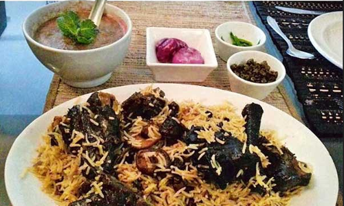 కడక్‌నాథ్ చికెన్ పాట్ బిర్యానీ...