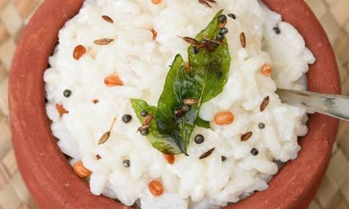 నైట్ టైంలో పెరుగుతో ఆహారం తీసుకుంటున్నారా..!