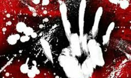 మహిళ కళ్లల్లో కారం కొట్టి..హత్య చేసి.. దొంగల బీభత్సం