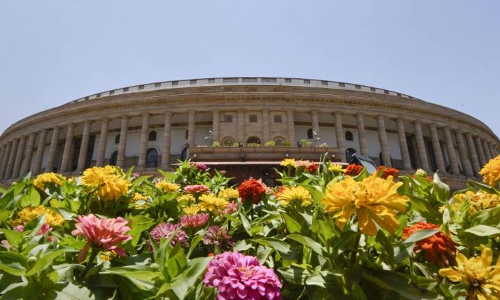 లోక్ సభలో మారిపోతున్న నినాదాలు లోక్ సభలో మారిపోతున్న నినాదాలు