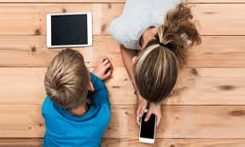 మీ పిల్లలు స్మార్ట్ఫోన్ని అతిగా వాడుతున్నారా..! మీ పిల్లలు స్మార్ట్ఫోన్ని అతిగా వాడుతున్నారా..!