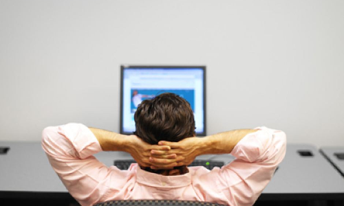 కంప్యూటర్ ముందు కూర్చుని గంటల తరబడి పనిచేస్తున్నారా?