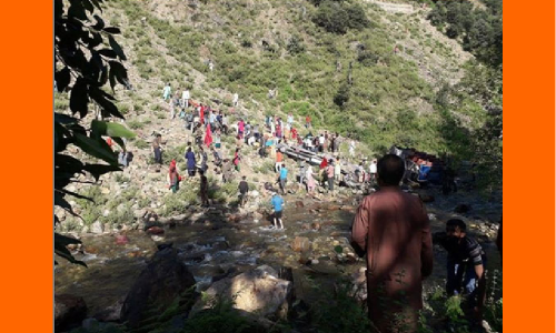 కశ్మీర్ లో ఘోర ప్రమాదం : 31మంది మృతి