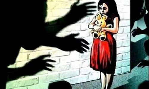 చాక్లెట్లు ఆశచూపి.. ఏడేళ్ల బాలికపై 65ఏళ్ల వృద్ధుడి అత్యాచారం