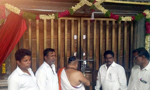 తెలుగు రాష్ట్రాల్లో మూసివేసిన ఆలయాలు