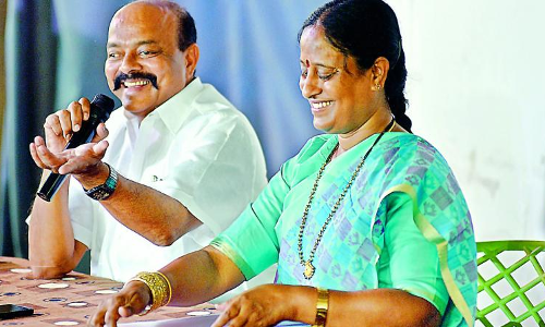 కొండా కపుల్స్‌కు కమలం వెల్‌కం సాంగ్‌ వినిపిస్తోందా?