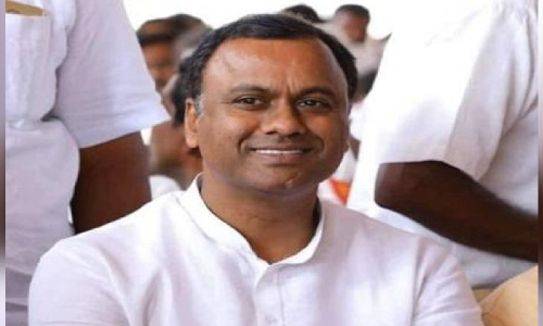 కోమటిరెడ్డి బ్రదర్స్ ను చూసి టీఆర్ఎస్‌కు భయం పట్టుకుంది