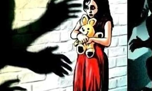 సినిమా చూపిస్తామని చెప్పి.. ఇద్దరు బాలికలను బైక్ పై తీసుకెళ్లి..