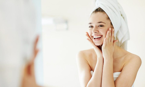 చర్మం మెరవాలంటే...ఇలా చేయండి చర్మం మెరవాలంటే...ఇలా చేయండి