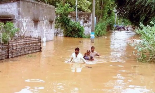 కోనసీమలోని లంక గ్రామాలలో తగ్గని వరద ఉధృతి