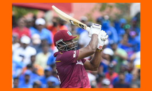 విండీస్ ను అర్థ సెంచరీతో ఆడుకున్న పోలార్డ్: స్కోరు 15 ఒవర్లకి 100/4